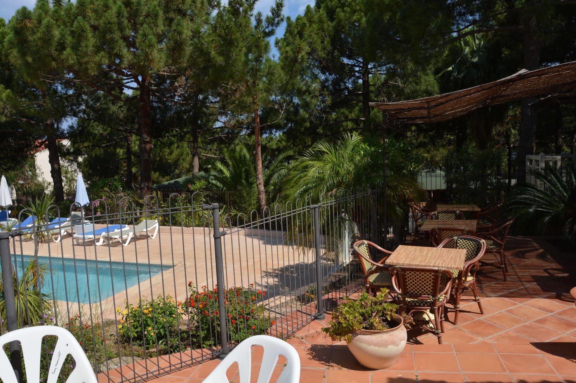 Residence Les Pins Calvi  Exteriér fotografie
